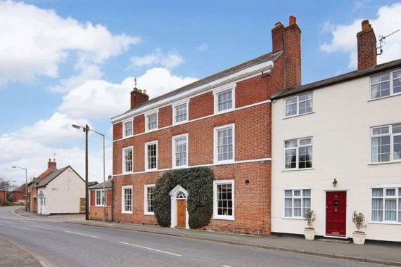 7 Bedroom Semi-Detac...